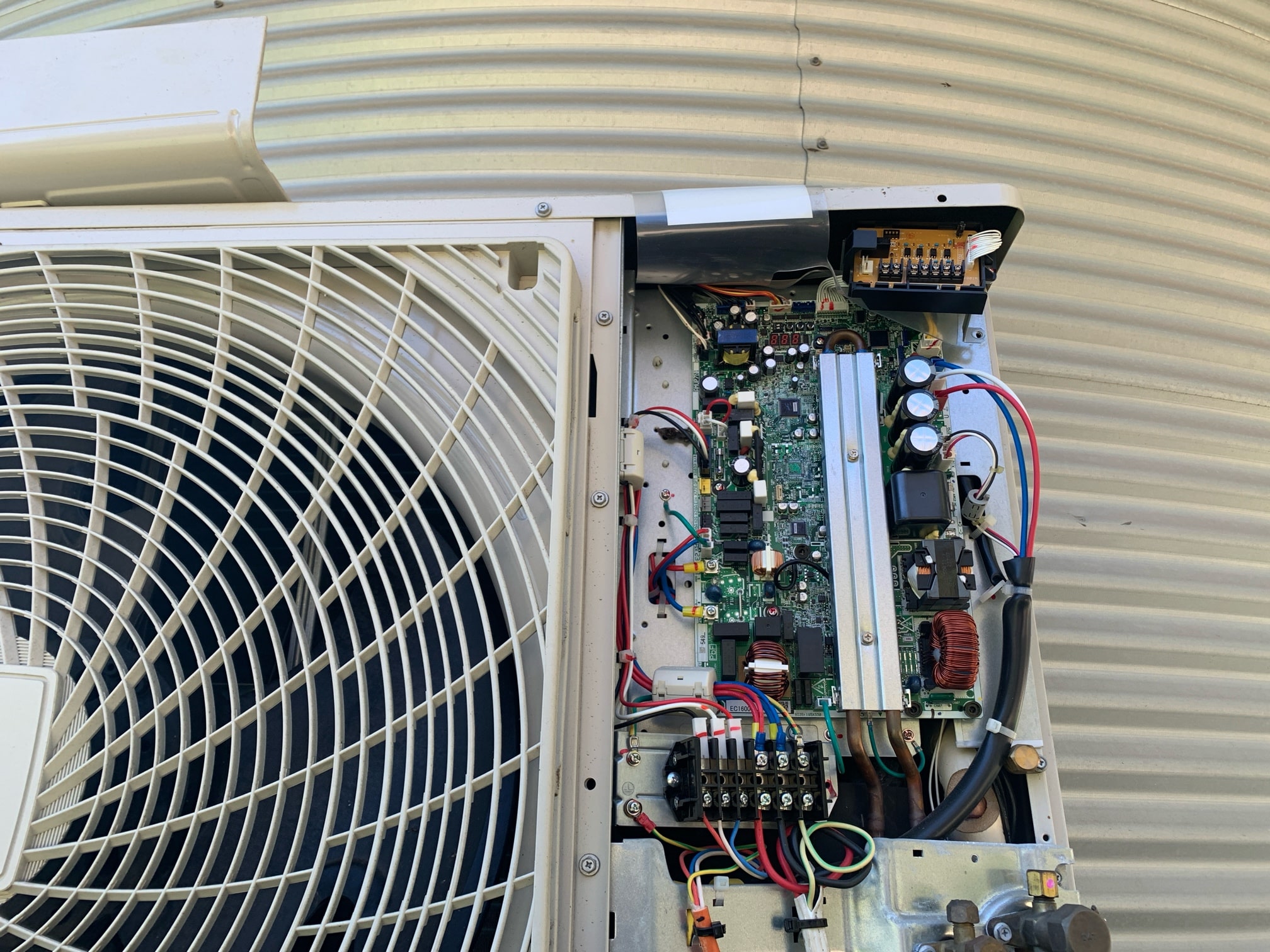 Gecko damage to a circuit board investigated during a Daikin H3 fault in Carrara